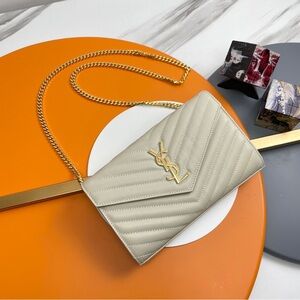 Elegant Quilted Crossbody Bag with Gold Accents